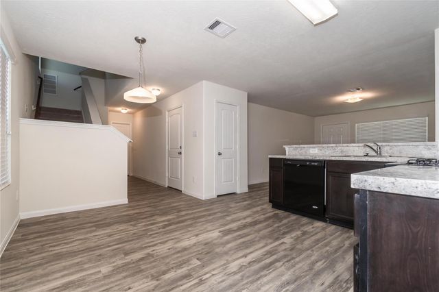 5464 Quail Cove Lane, Houston, TX 77053