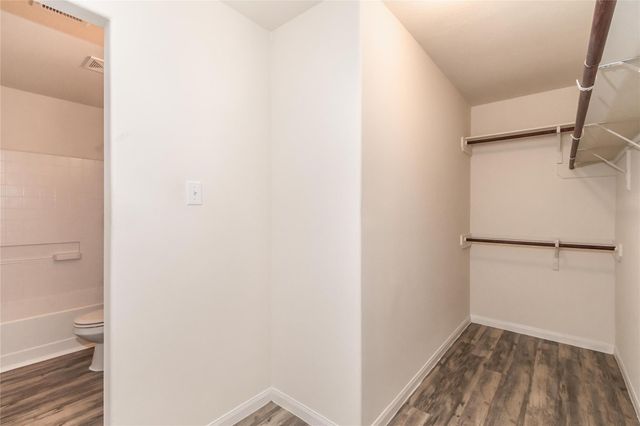 5464 Quail Cove Lane, Houston, TX 77053