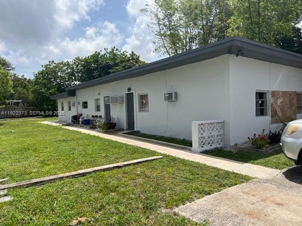 2784 SW 14th St 1-2, Fort Lauderdale, FL 33312