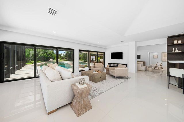 1648 Breakers West Boulevard, West Palm Beach, FL 33411