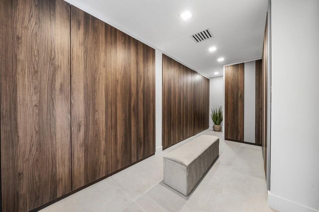 1648 Breakers West Boulevard, West Palm Beach, FL 33411