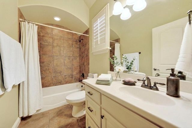 409 Settlers Ridge Drive, Keller, TX 76248