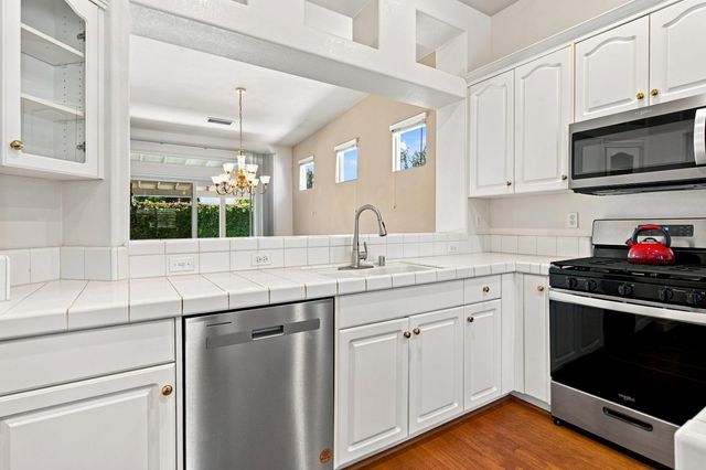 1738 Matterhorn St, Manteca, CA 95337