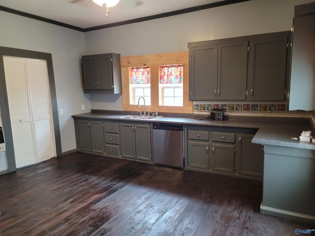 1773 Gum Pond Road, Eva, AL 35621