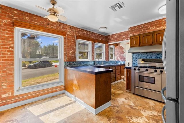 4930 Chesley, View Park, CA 90043