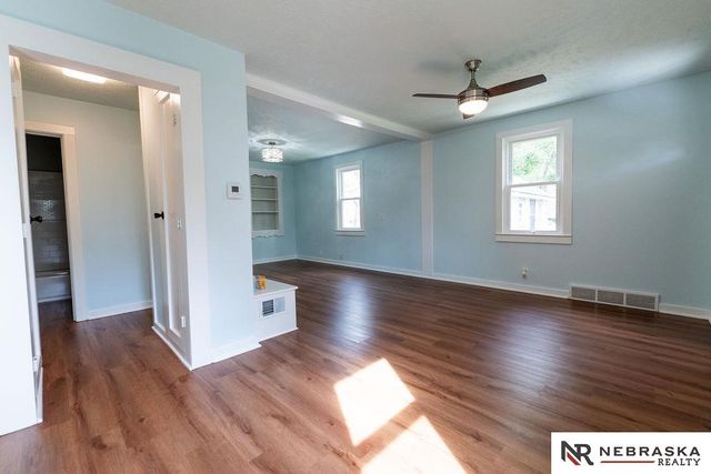 4240 Nebraska Avenue, Omaha, NE 68111