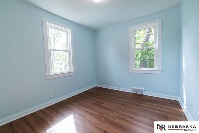 4240 Nebraska Avenue, Omaha, NE 68111