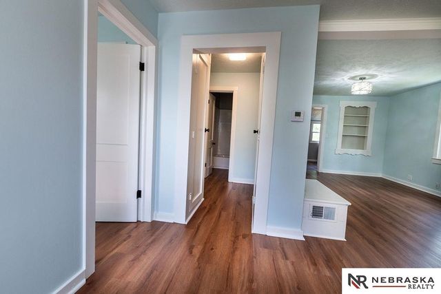 4240 Nebraska Avenue, Omaha, NE 68111