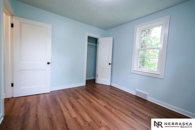 4240 Nebraska Avenue, Omaha, NE 68111