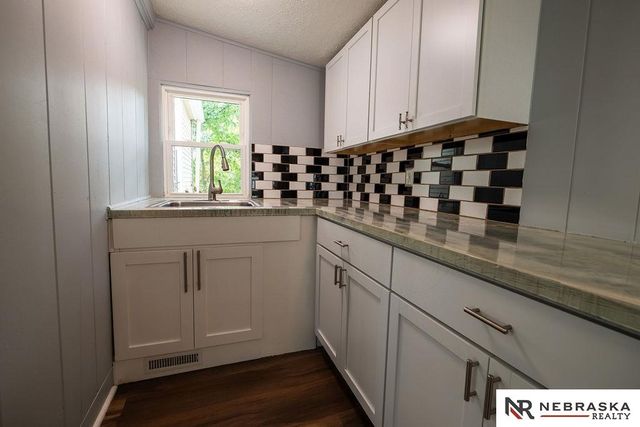 4240 Nebraska Avenue, Omaha, NE 68111