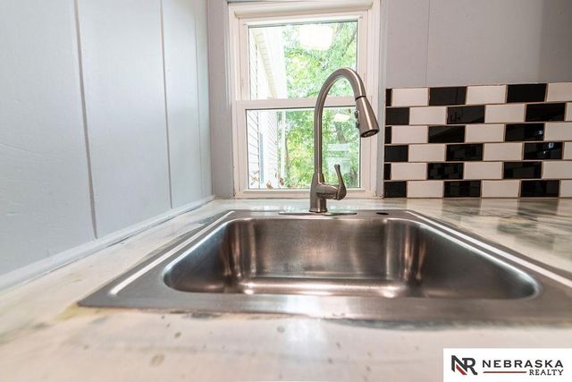 4240 Nebraska Avenue, Omaha, NE 68111