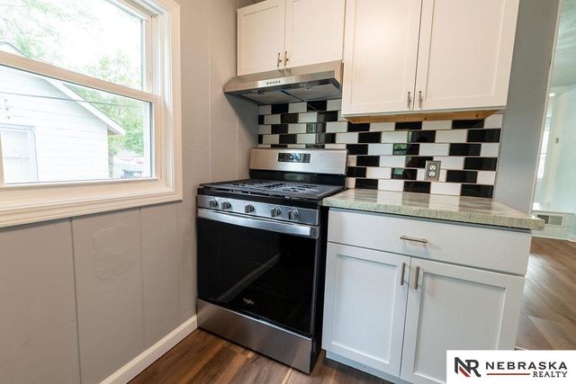 4240 Nebraska Avenue, Omaha, NE 68111