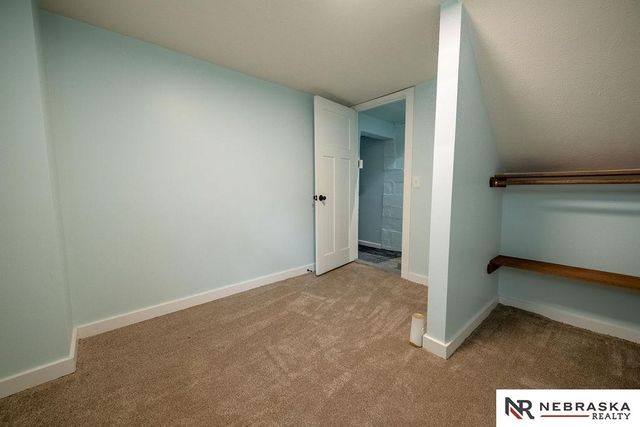 4240 Nebraska Avenue, Omaha, NE 68111