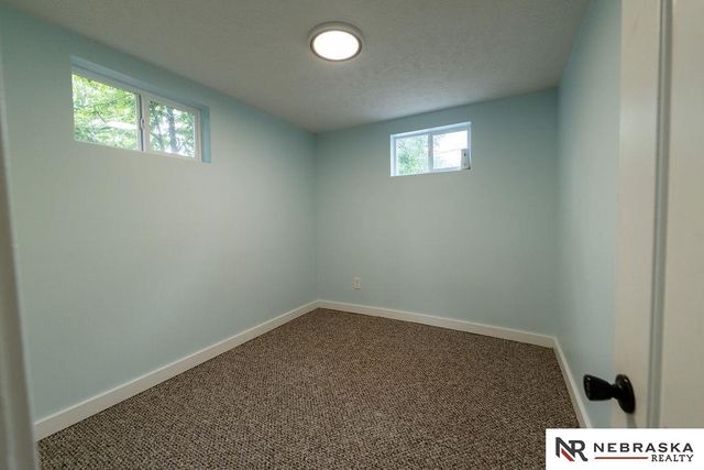 4240 Nebraska Avenue, Omaha, NE 68111