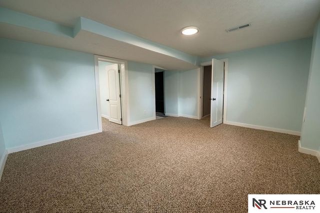 4240 Nebraska Avenue, Omaha, NE 68111