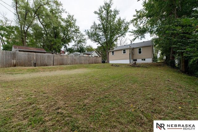 4240 Nebraska Avenue, Omaha, NE 68111