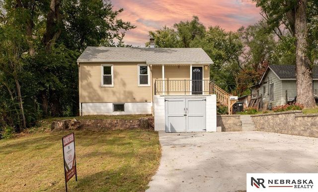 4240 Nebraska Avenue, Omaha, NE 68111