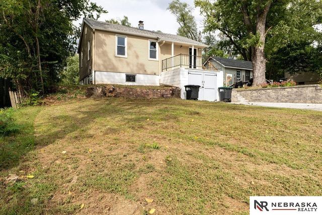 4240 Nebraska Avenue, Omaha, NE 68111