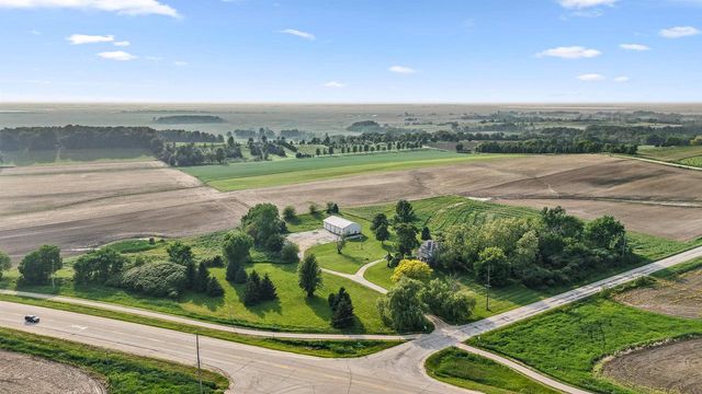 N8101 Bay View Road, Horicon, WI 53032