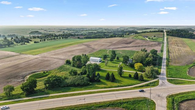N8101 Bay View Road, Horicon, WI 53032