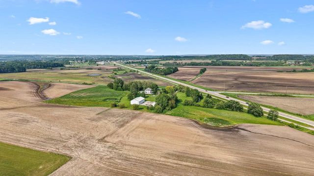 N8101 Bay View Road, Horicon, WI 53032