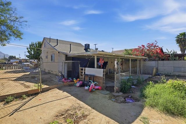 245 Commercial Avenue, Riverside, CA 92507
