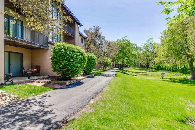 21W581 NORTH Avenue 5, Lombard, IL 60148