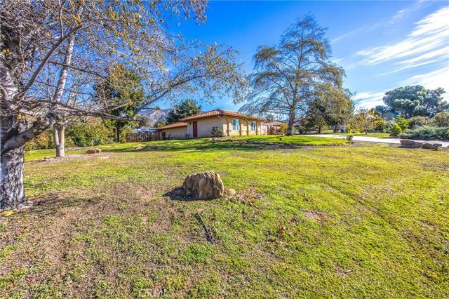 10211 Bryant Outer Hwy, Yucaipa, CA 92399