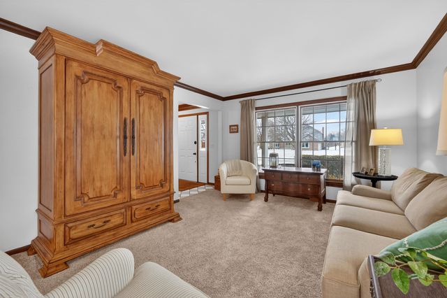 46922 Ben Franklin Drive, Shelby Twp, MI 48315