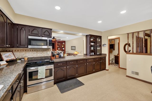 46922 Ben Franklin Drive, Shelby Twp, MI 48315