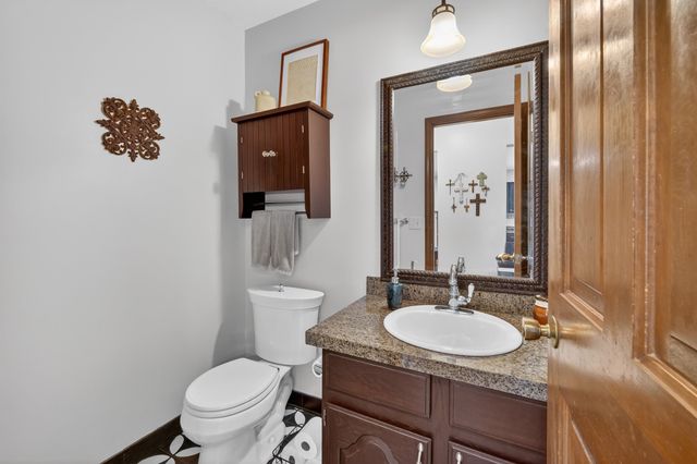 46922 Ben Franklin Drive, Shelby Twp, MI 48315