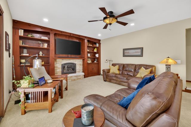 46922 Ben Franklin Drive, Shelby Twp, MI 48315