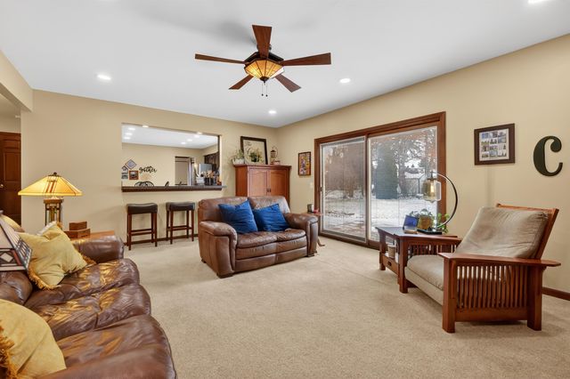 46922 Ben Franklin Drive, Shelby Twp, MI 48315