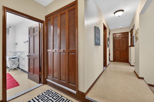 46922 Ben Franklin Drive, Shelby Twp, MI 48315