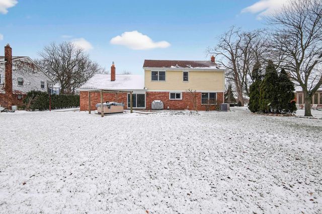 46922 Ben Franklin Drive, Shelby Twp, MI 48315