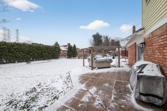 46922 Ben Franklin Drive, Shelby Twp, MI 48315