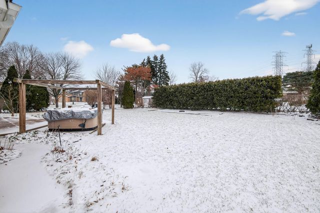 46922 Ben Franklin Drive, Shelby Twp, MI 48315