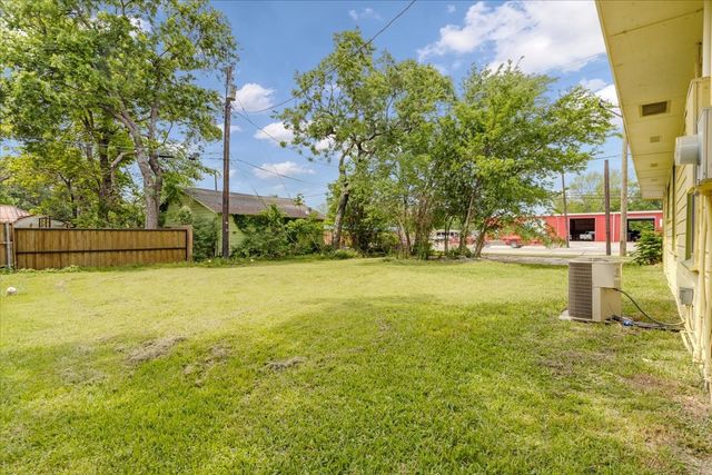 200 Victory Street, Bonham, TX 75418
