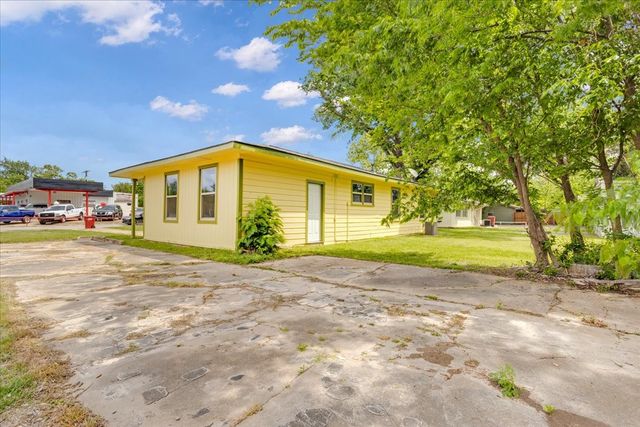 200 Victory Street, Bonham, TX 75418