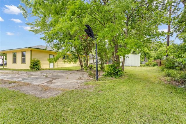 200 Victory Street, Bonham, TX 75418