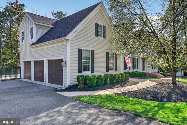 9 CLIFF SWALLOW DR, Medford, NJ 08055