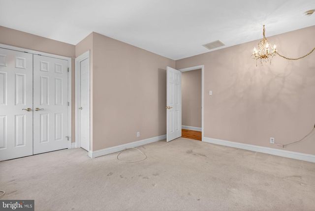 9 CLIFF SWALLOW DR, Medford, NJ 08055