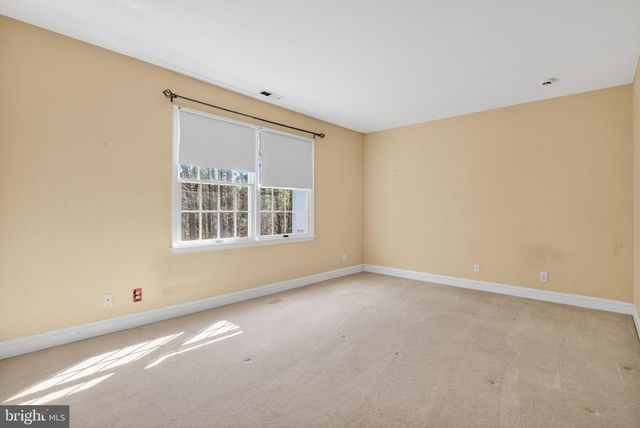 9 CLIFF SWALLOW DR, Medford, NJ 08055