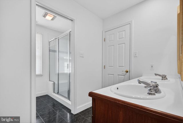 9 CLIFF SWALLOW DR, Medford, NJ 08055
