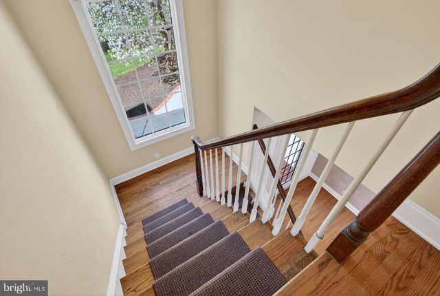 9 CLIFF SWALLOW DR, Medford, NJ 08055