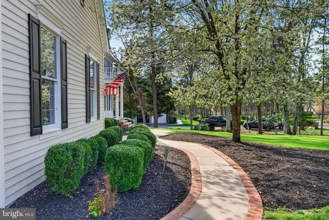 9 CLIFF SWALLOW DR, Medford, NJ 08055