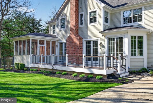 9 CLIFF SWALLOW DR, Medford, NJ 08055