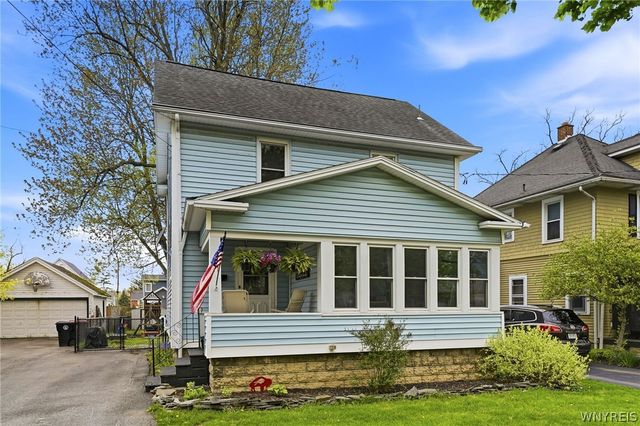41 Woodlawn Avenue, Lancaster, NY 14086