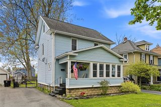 41 Woodlawn Avenue, Lancaster, NY 14086