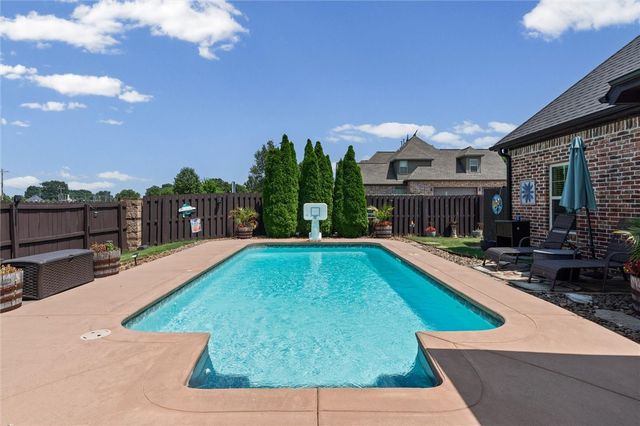 3501 W Laney Street, Rogers, AR 72758